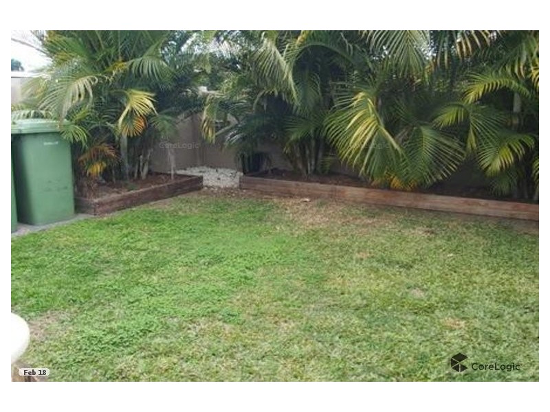 1/118 Kumbari Avenue, Labrador QLD 4215
