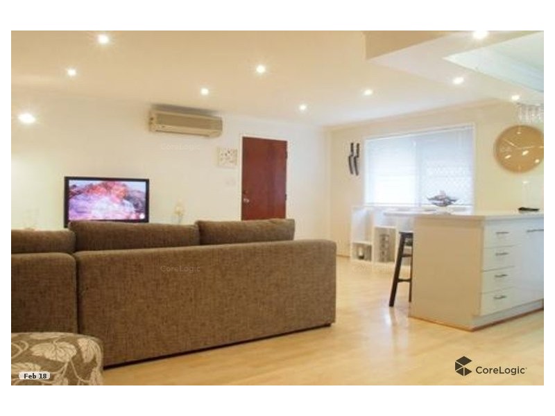 1/118 Kumbari Avenue, Labrador QLD 4215