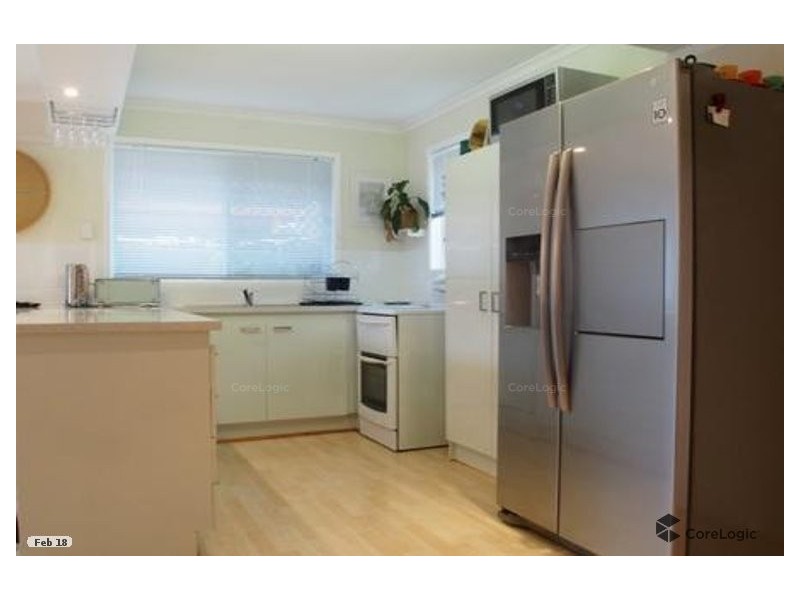 1/118 Kumbari Avenue, Labrador QLD 4215