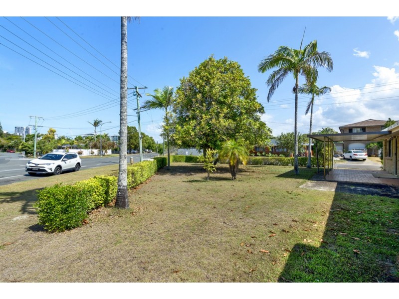 75 Savoy Drive, Broadbeach Waters QLD 4218