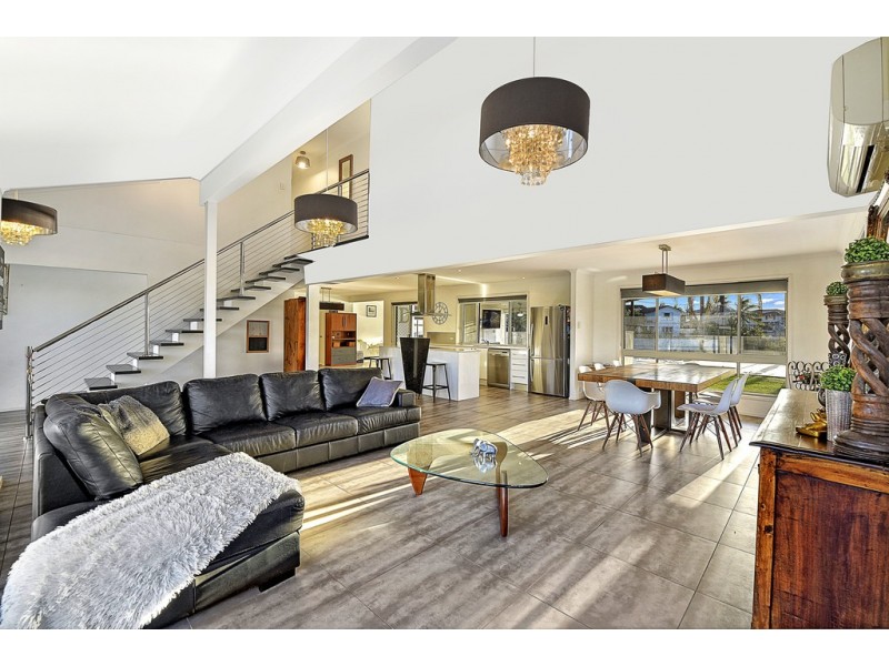 265 Rio Vista Boulevard, Mermaid Waters QLD 4218