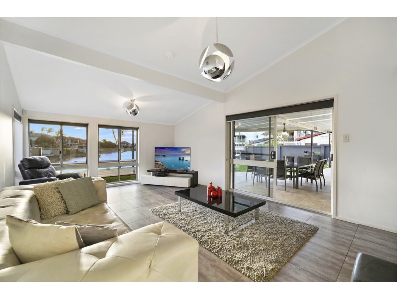 265 Rio Vista Boulevard, Mermaid Waters QLD 4218