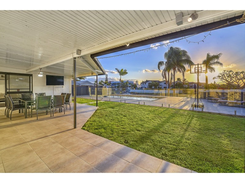 265 Rio Vista Boulevard, Mermaid Waters QLD 4218