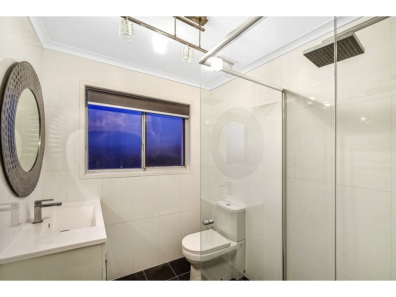 265 Rio Vista Boulevard, Mermaid Waters QLD 4218