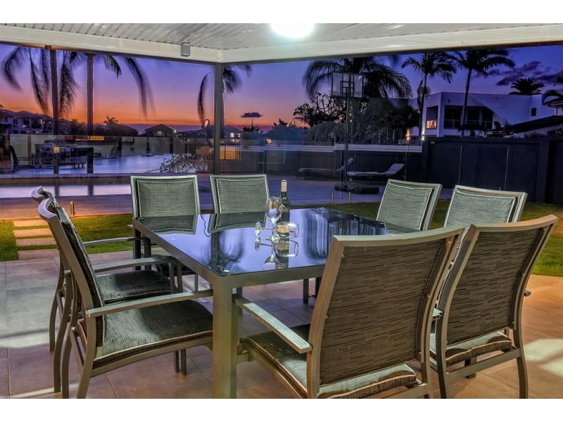 265 Rio Vista Boulevard, Mermaid Waters QLD 4218