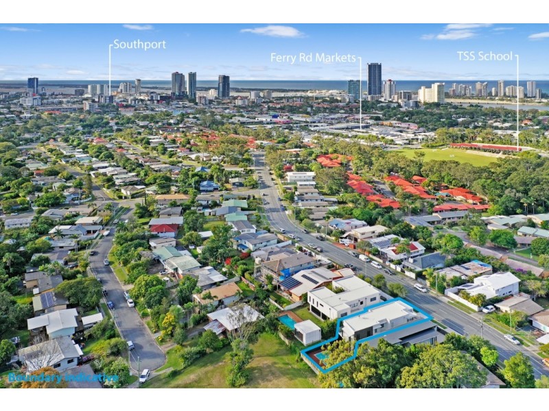 35 Ridgeway Avenue, Southport QLD 4215