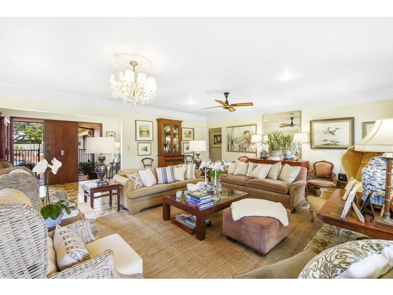 7 Wildash Street, Southport QLD 4215