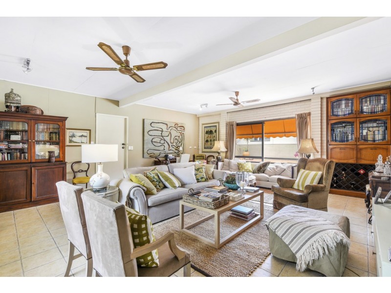 7 Wildash Street, Southport QLD 4215