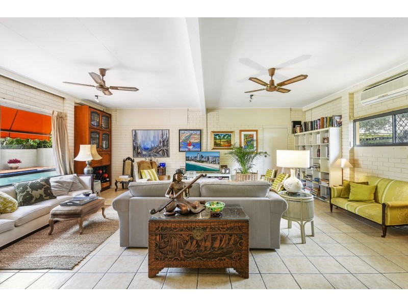 7 Wildash Street, Southport QLD 4215