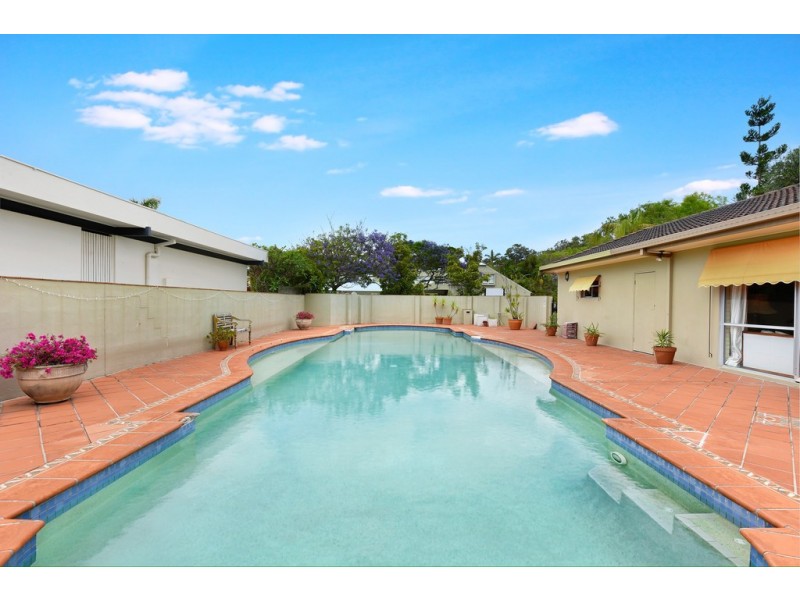 7 Wildash Street, Southport QLD 4215