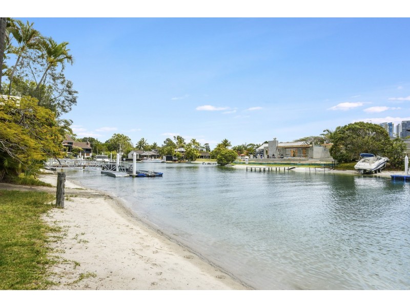 7 Wildash Street, Southport QLD 4215