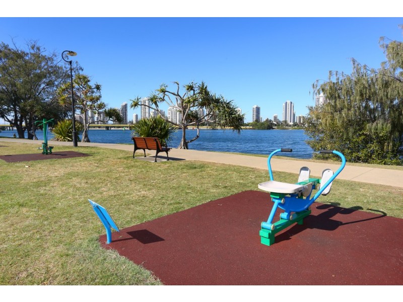 7 Wildash Street, Southport QLD 4215