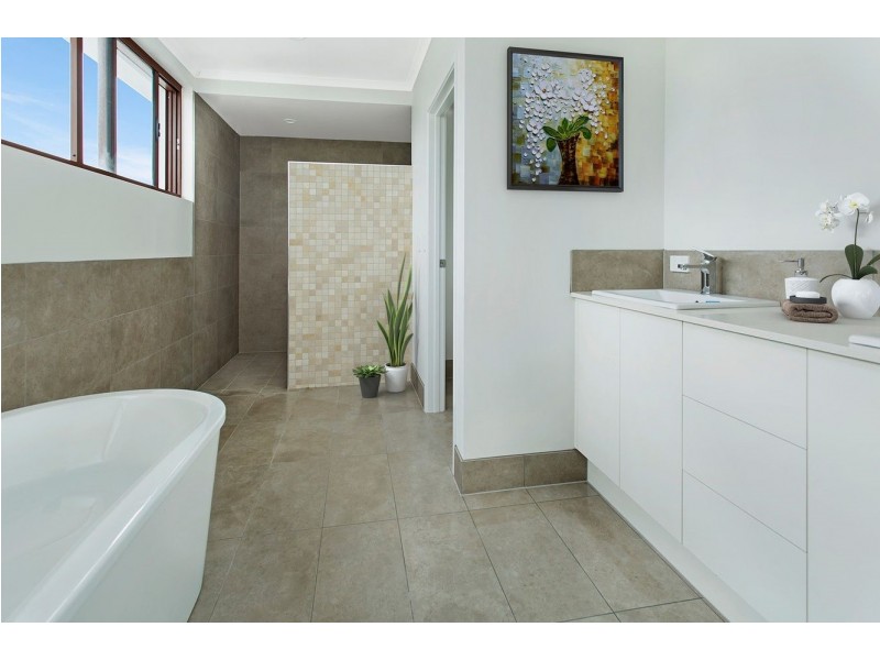 53 Cronin Avenue, Main Beach QLD 4217
