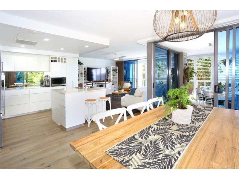 2101/438 Marine Parade, Biggera Waters QLD 4216