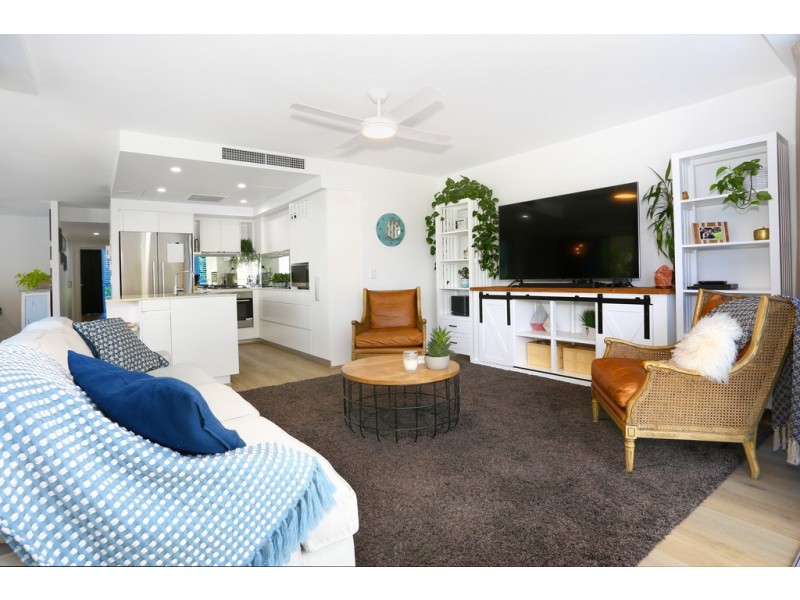 2101/438 Marine Parade, Biggera Waters QLD 4216