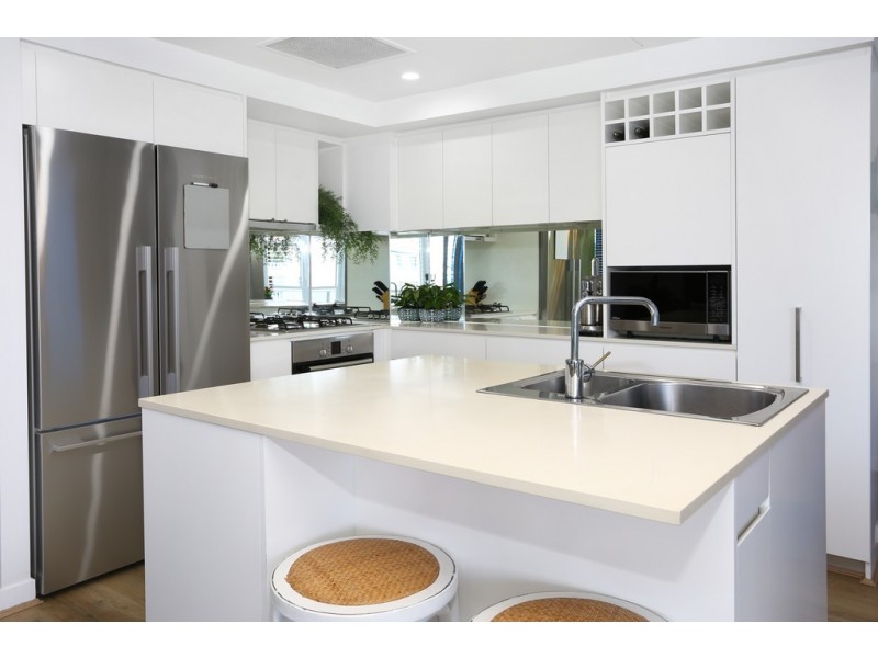 2101/438 Marine Parade, Biggera Waters QLD 4216