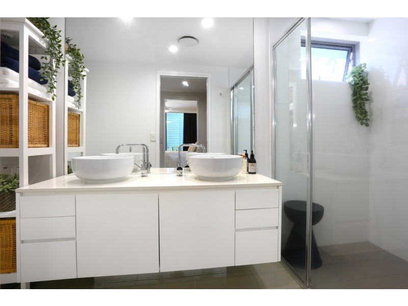 2101/438 Marine Parade, Biggera Waters QLD 4216