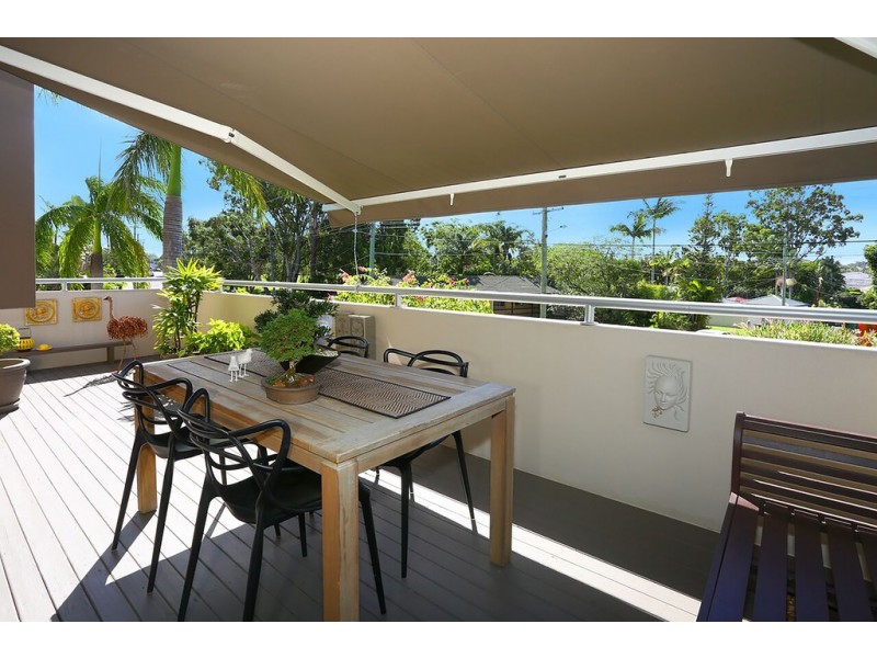 1/2 Allamanda Grove, Bundall QLD 4217