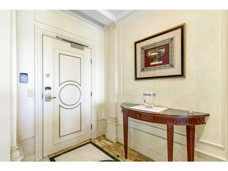 Condo 72 Palazzo Versace, 94 Seaworld Drive, Main Beach QLD 4217