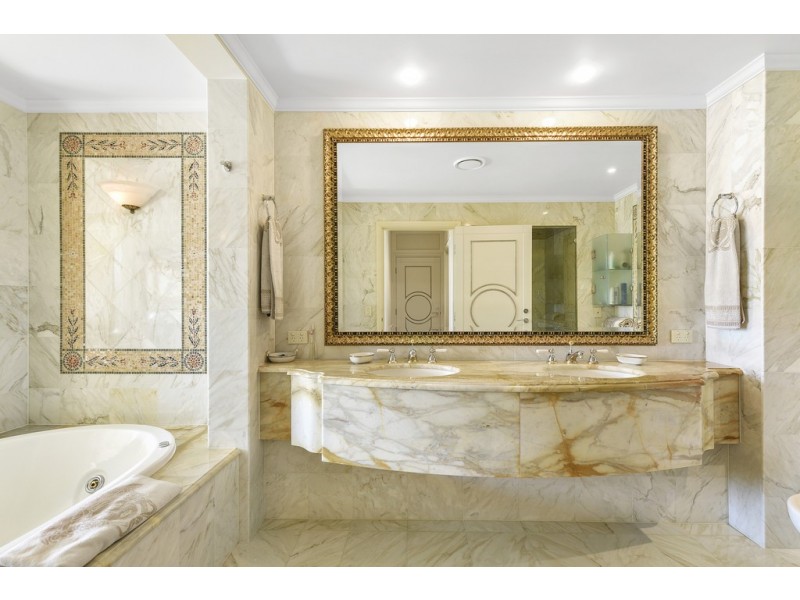 Condo 72 Palazzo Versace, 94 Seaworld Drive, Main Beach QLD 4217
