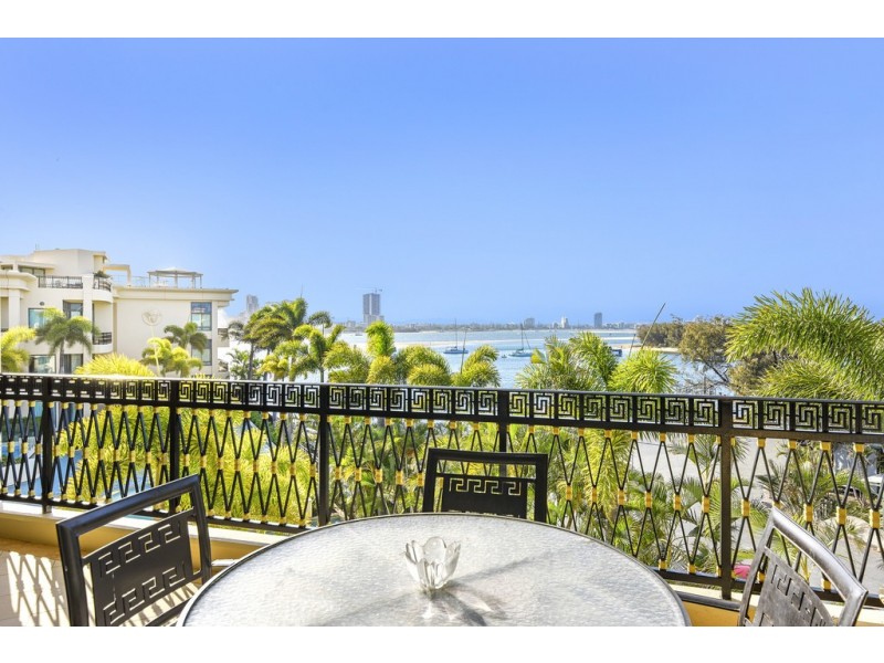 Condo 72 Palazzo Versace, 94 Seaworld Drive, Main Beach QLD 4217
