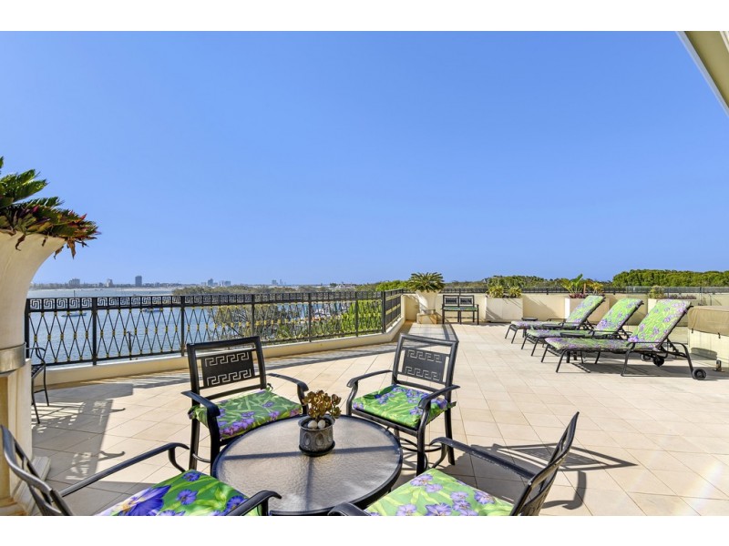 Condo 72 Palazzo Versace, 94 Seaworld Drive, Main Beach QLD 4217