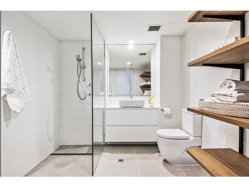 81/2 “Atlantis East”, Admiralty Drive, Paradise Waters QLD 4217