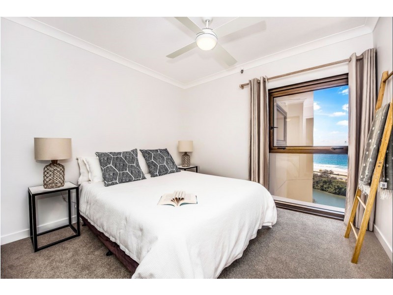 81/2 “Atlantis East”, Admiralty Drive, Paradise Waters QLD 4217