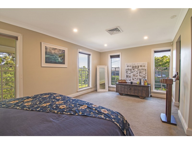 11 Paperbark Court, Parkwood QLD 4214