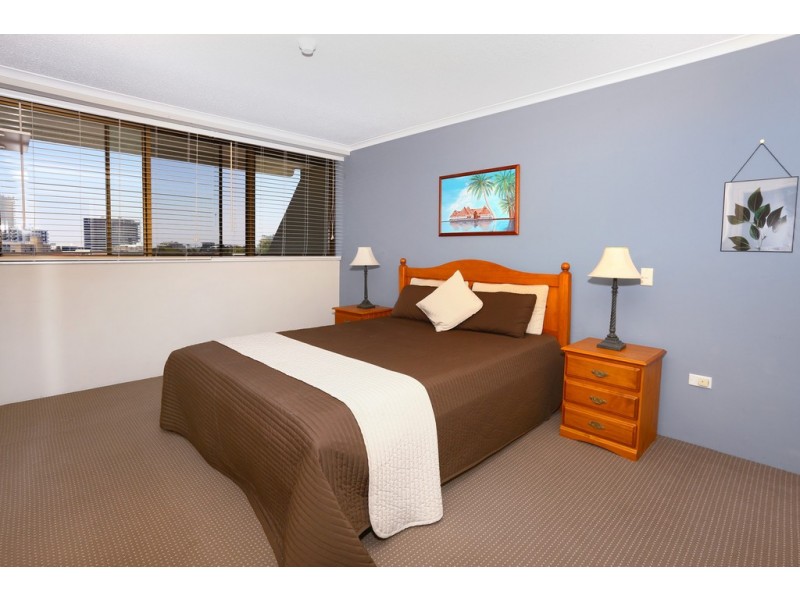 6E/10 Marine Parade ‘Huntington’, Southport QLD 4215