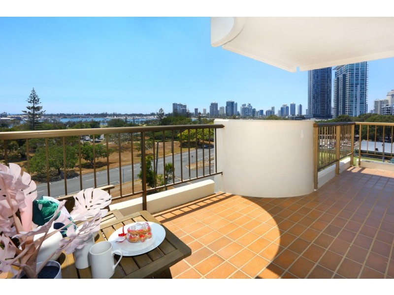 6E/10 Marine Parade ‘Huntington’, Southport QLD 4215