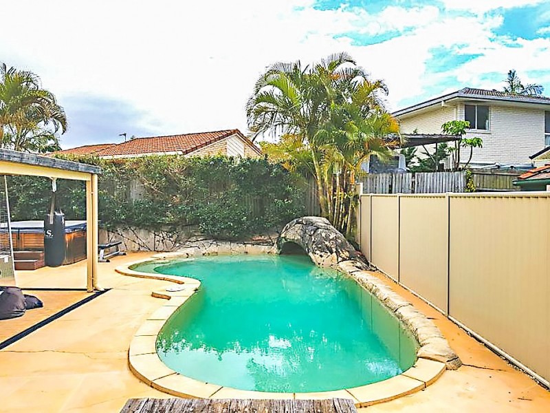 17 Inverness Way, Parkwood QLD 4214