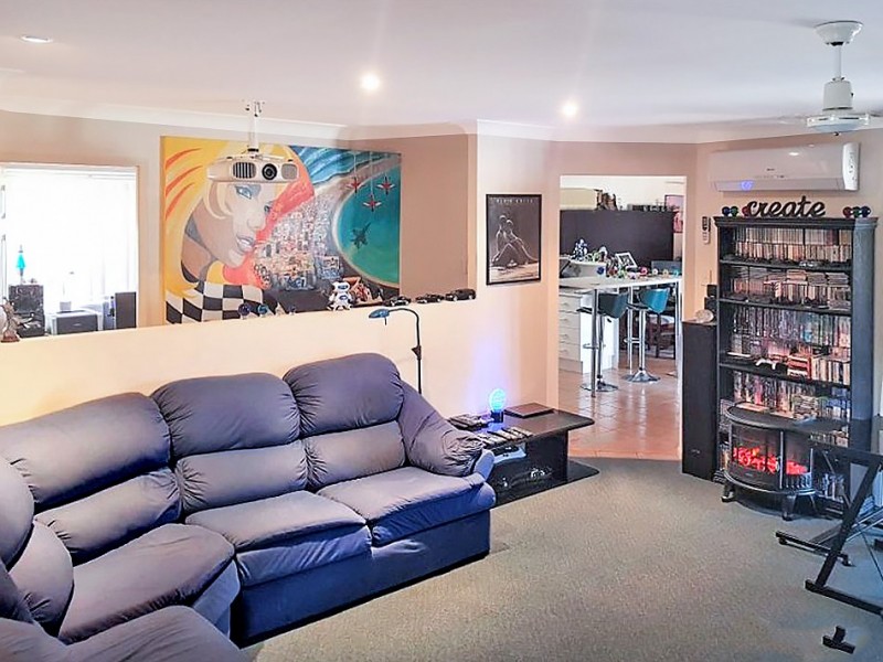 17 Inverness Way, Parkwood QLD 4214