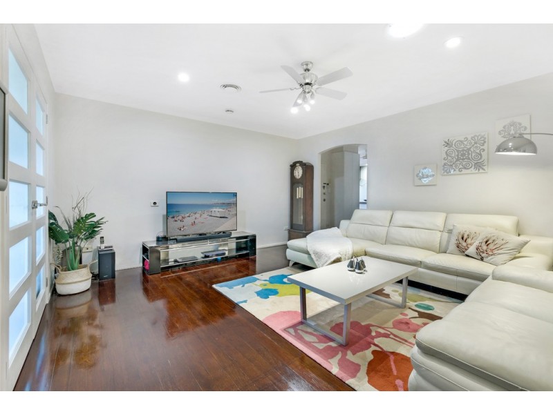 18 Chester Terrace, Southport QLD 4215