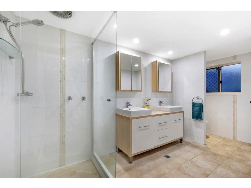 18 Chester Terrace, Southport QLD 4215