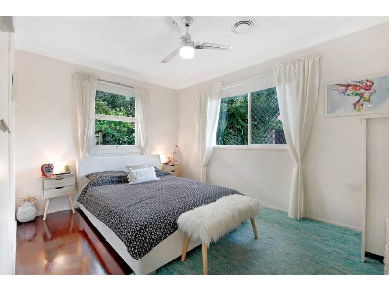 18 Chester Terrace, Southport QLD 4215