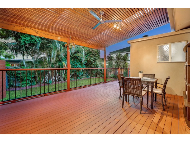 18 Chester Terrace, Southport QLD 4215