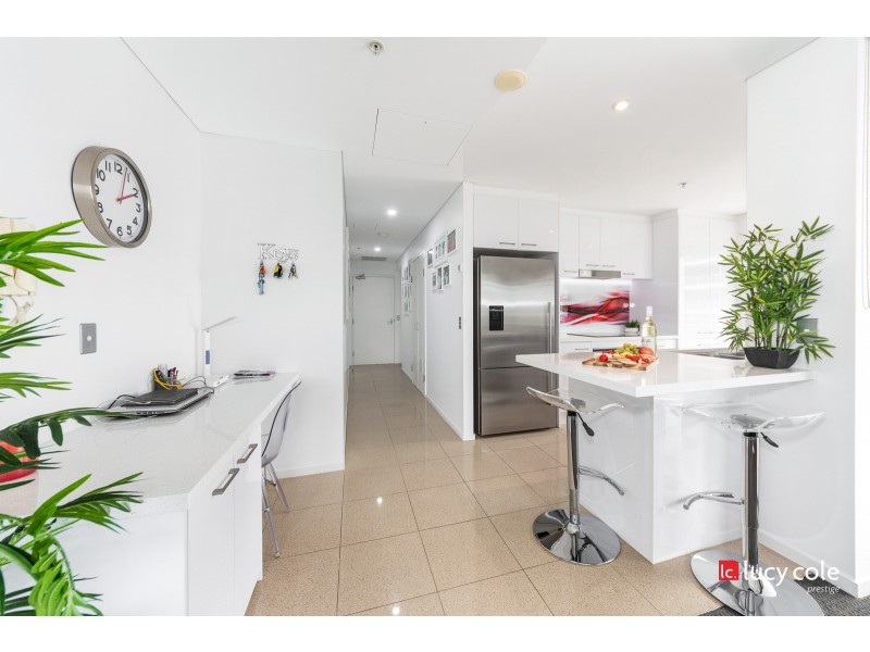 601/89 ‘The Wave’ Surf Parade, Broadbeach QLD 4218