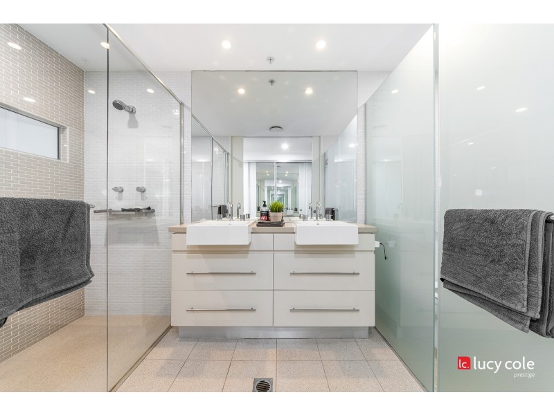 601/89 ‘The Wave’ Surf Parade, Broadbeach QLD 4218