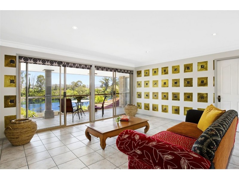 13 Riverbank Court, Ashmore QLD 4214