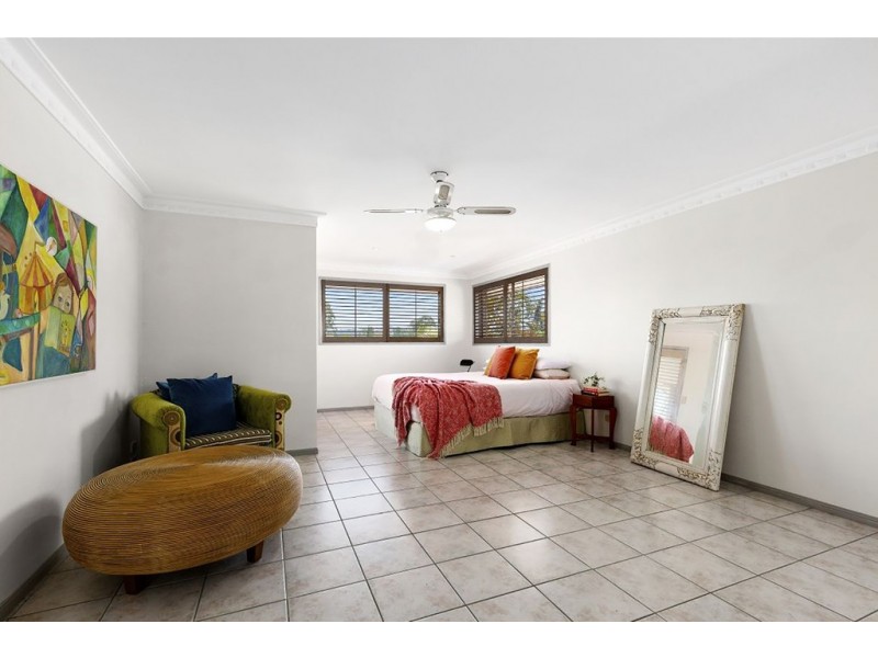 13 Riverbank Court, Ashmore QLD 4214