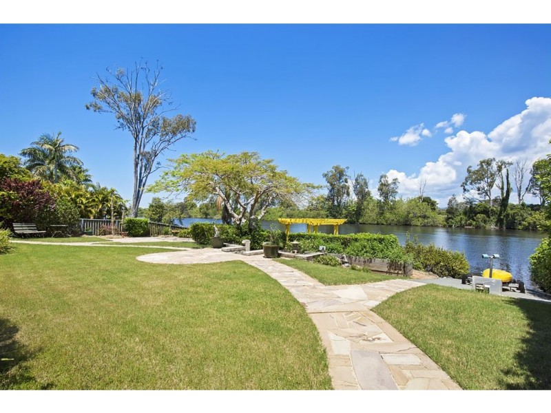 13 Riverbank Court, Ashmore QLD 4214