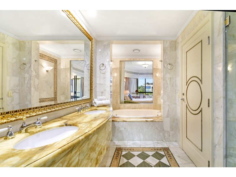 Penthouse Palazzo Versace, 94 Seaworld Drive, Main Beach QLD 4217