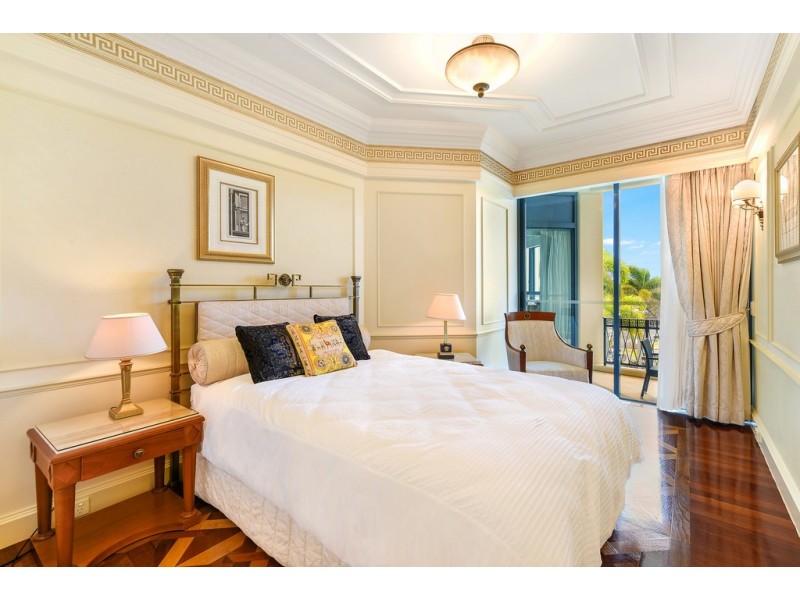 Penthouse Palazzo Versace, 94 Seaworld Drive, Main Beach QLD 4217