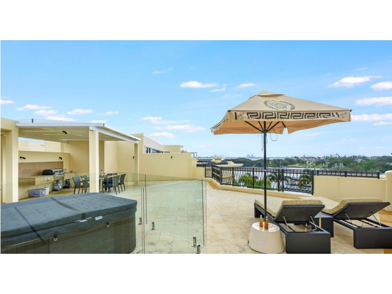 Penthouse Palazzo Versace, 94 Seaworld Drive, Main Beach QLD 4217