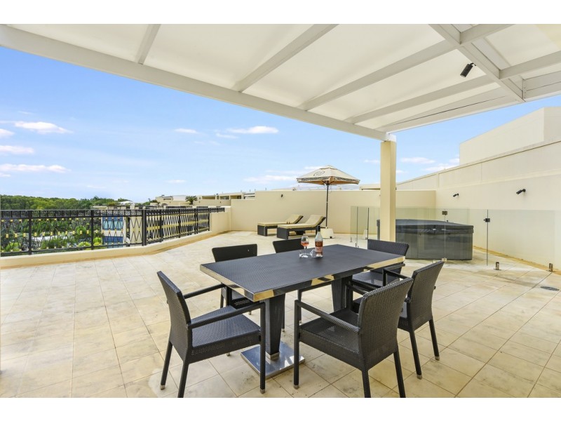 Penthouse Palazzo Versace, 94 Seaworld Drive, Main Beach QLD 4217