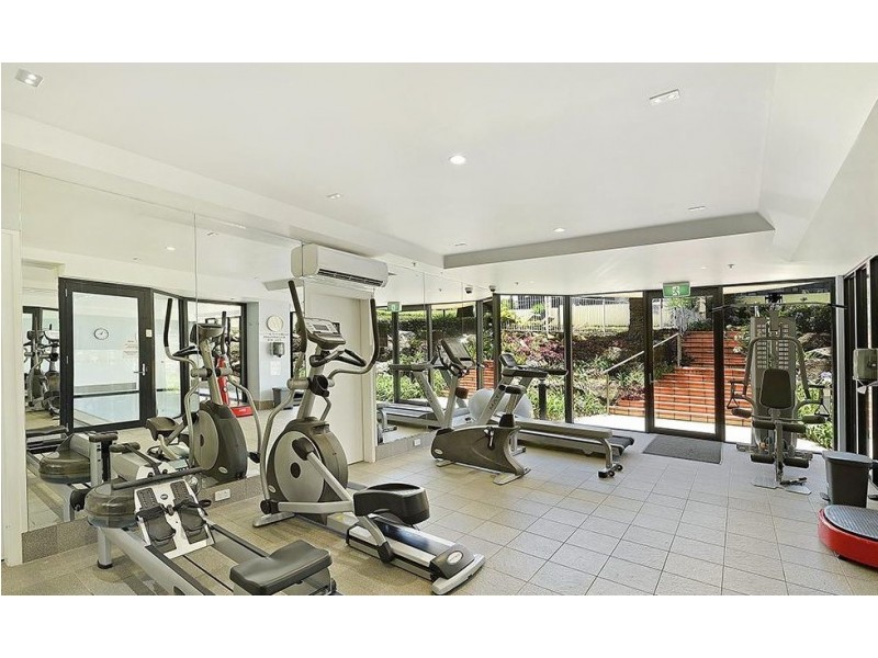 17 3510 ‘Silverpoint’, Main Beach Parade, Main Beach QLD 4217