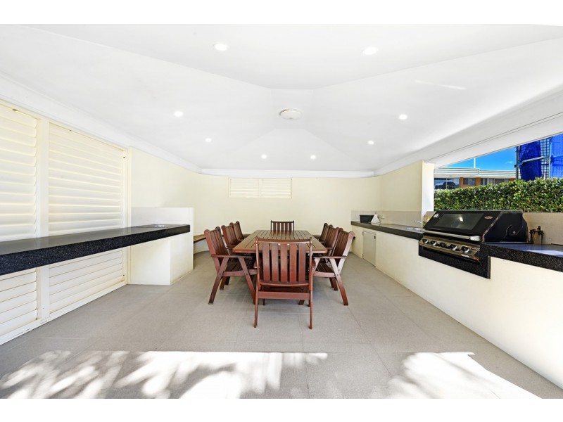 17 3510 ‘Silverpoint’, Main Beach Parade, Main Beach QLD 4217