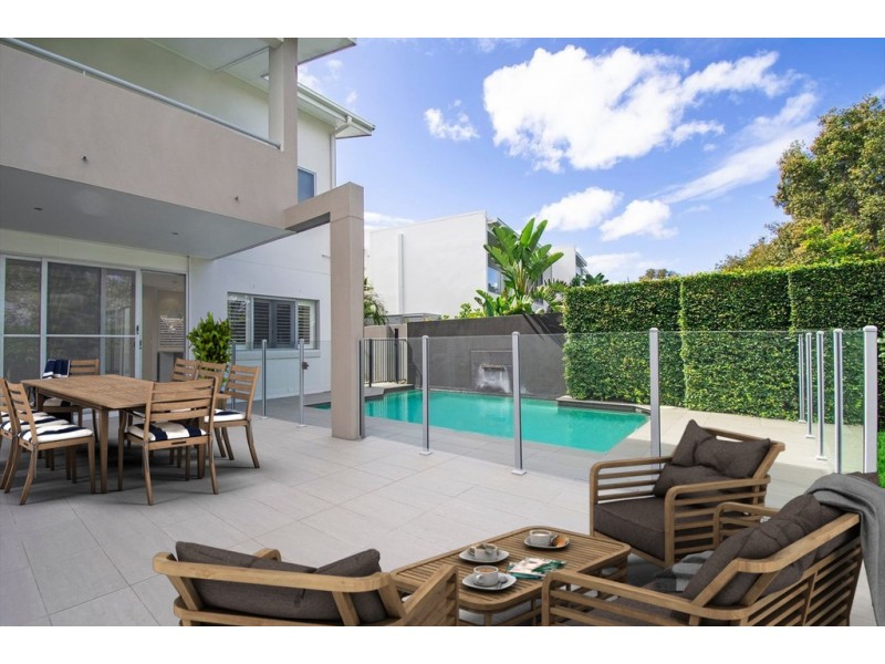 Villa 1/6025 Vista Drive, Benowa QLD 4217