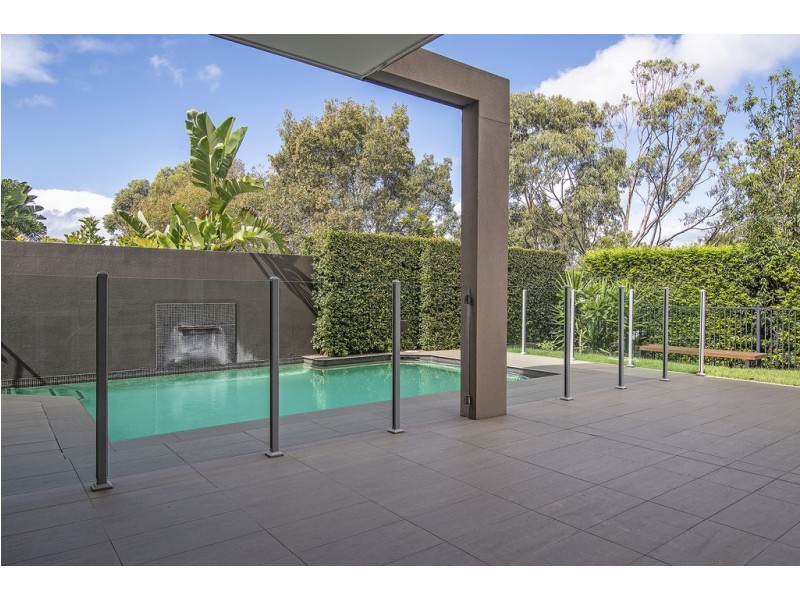 Villa 1/6025 Vista Drive, Benowa QLD 4217